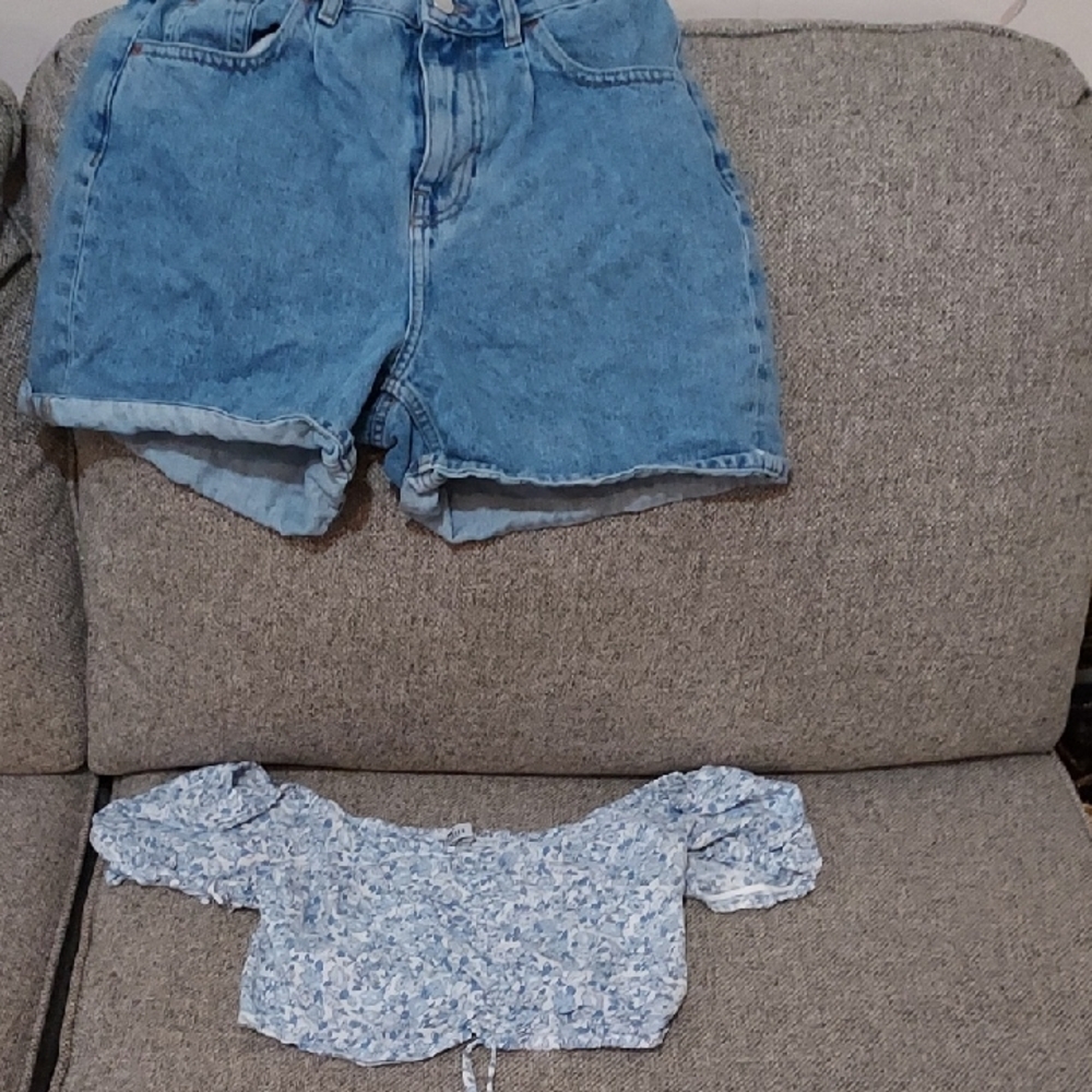 Hollister Blue Floral Crop Top And Denim Shorts
